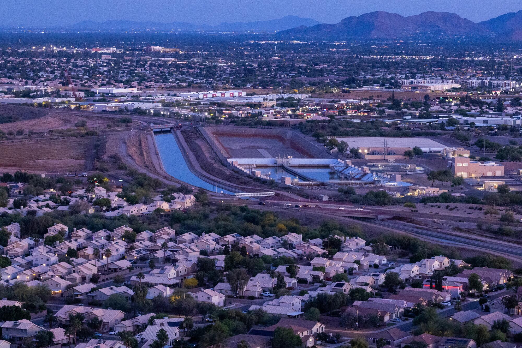 Canaux dans un quartier résidentiel de Phoenix.