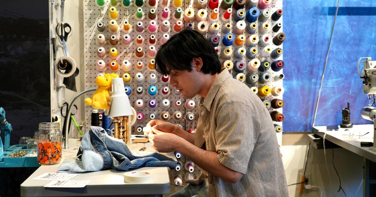 De Levi's à Zara, le nouveau pari de la mode sur la génération Z est de raccommoder, pas d'ajouter des vêtements