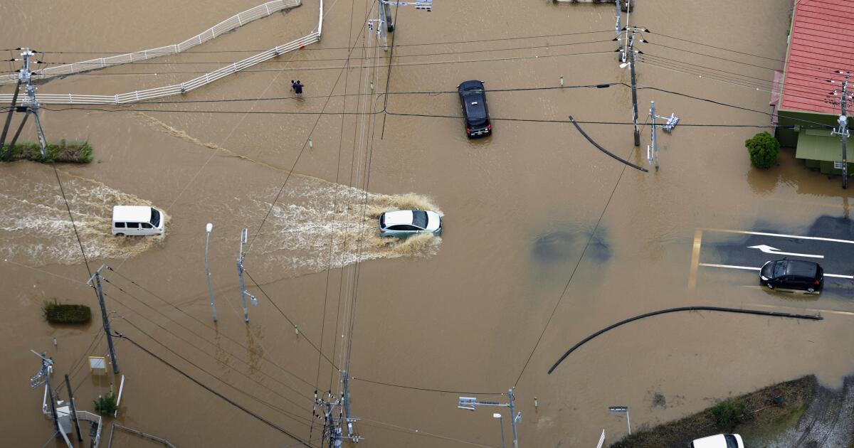Des pluies record inondent l'est de Tokyo, faisant au moins 5 morts