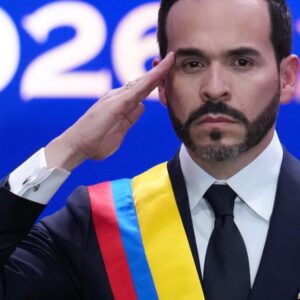 Le nouveau président colombien soutient le pétrole et le gaz, marquant un changement de politique