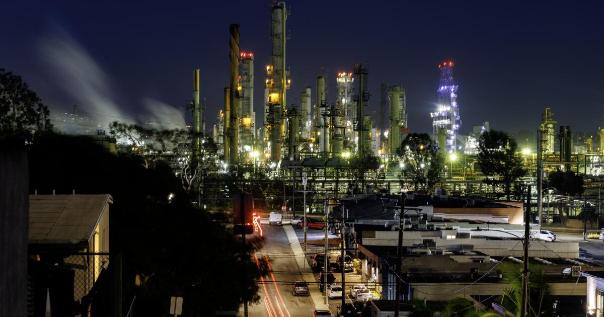 Les bénéfices des compagnies pétrolières explosent. Voici ce que les autorités californiennes veulent faire