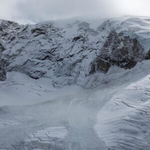 Les corps de deux randonneurs portés disparus depuis plus de 30 ans dans les Alpes suisses sont retrouvés lors de la fonte des glaciers