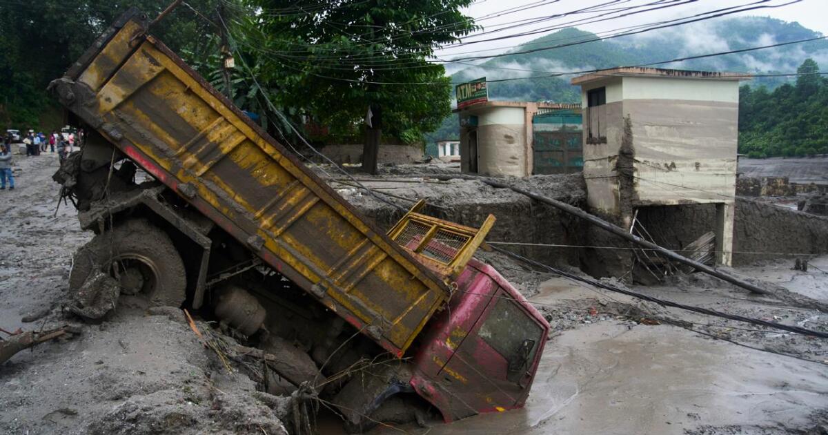 Les inondations au Népal mettent en évidence les risques croissants des glaciers dans le réchauffement de l'Himalaya