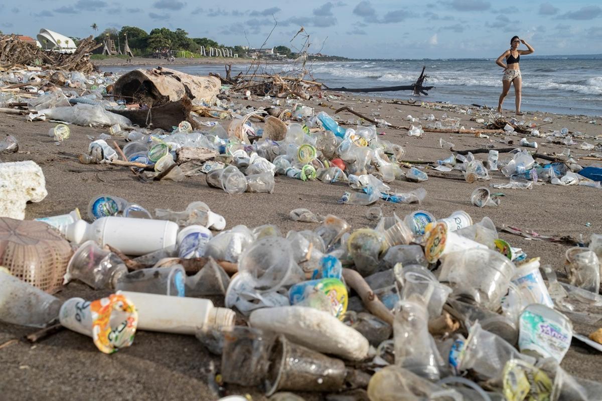 Les nouveaux contaminants, comme le plastique, continuent à augmenter