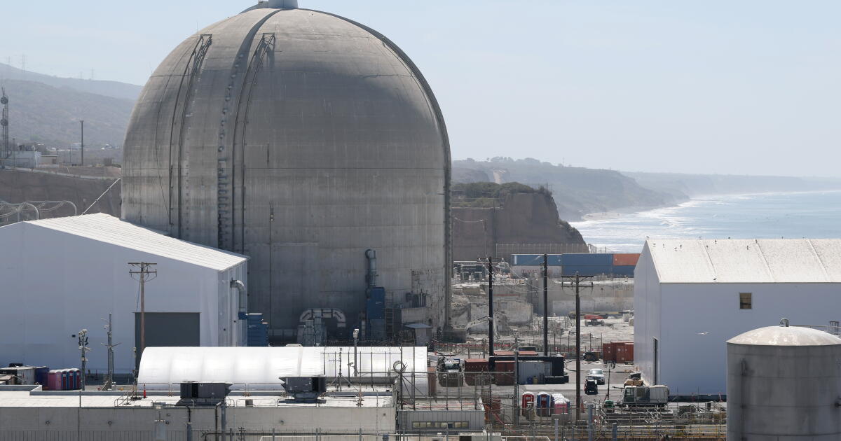Alors que la côte commence à s'effondrer, le temps presse pour le transport des déchets radioactifs de San Onofre