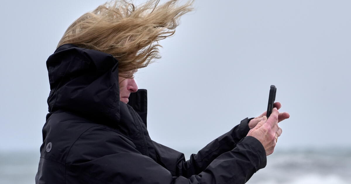 De fortes inondations au nord-est du nord-est privent plus de 130 000 personnes d'électricité