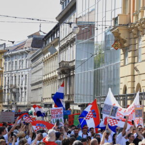 Des milliers de personnes se rassemblent en Croatie pour exiger le nettoyage urgent des déchets toxiques d'une ville