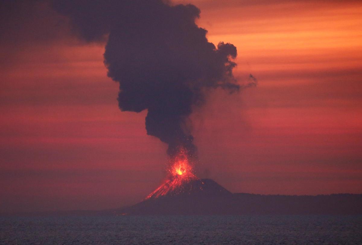 De grandes éruptions volcaniques ont lieu pour modifier la connexion au siècle XIX