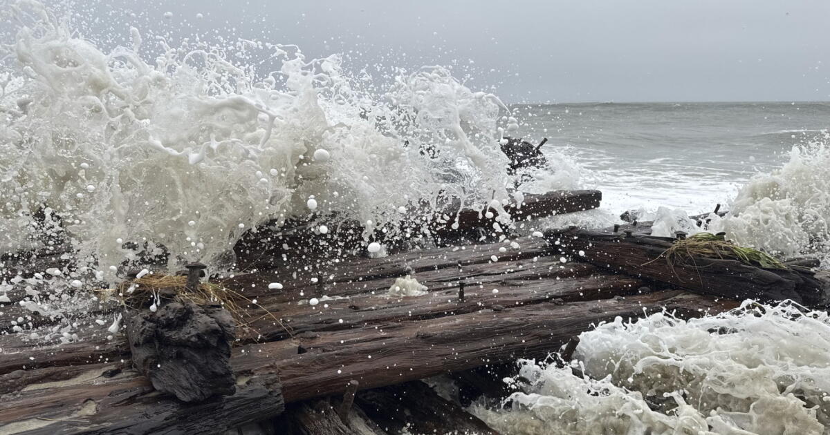 L'épave reste exposée aux récentes tempêtes du nord-est