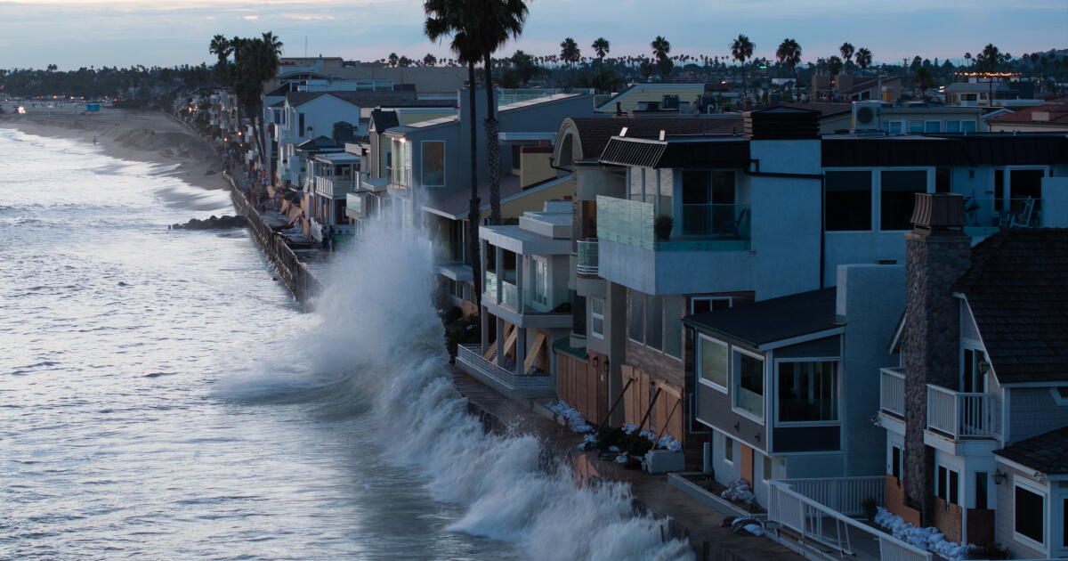 La côte californienne se prépare à de nouveaux coups alors qu’une nouvelle vague liée à El Niño émerge dans le Pacifique