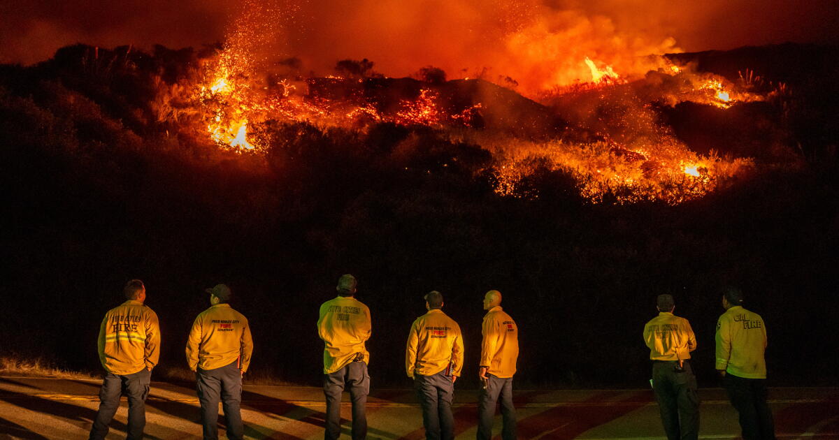 « Mesuré en semaines, pas en jours » : les incendies de Plaskett et Timber près de Big Sur brûlent 33 000 acres