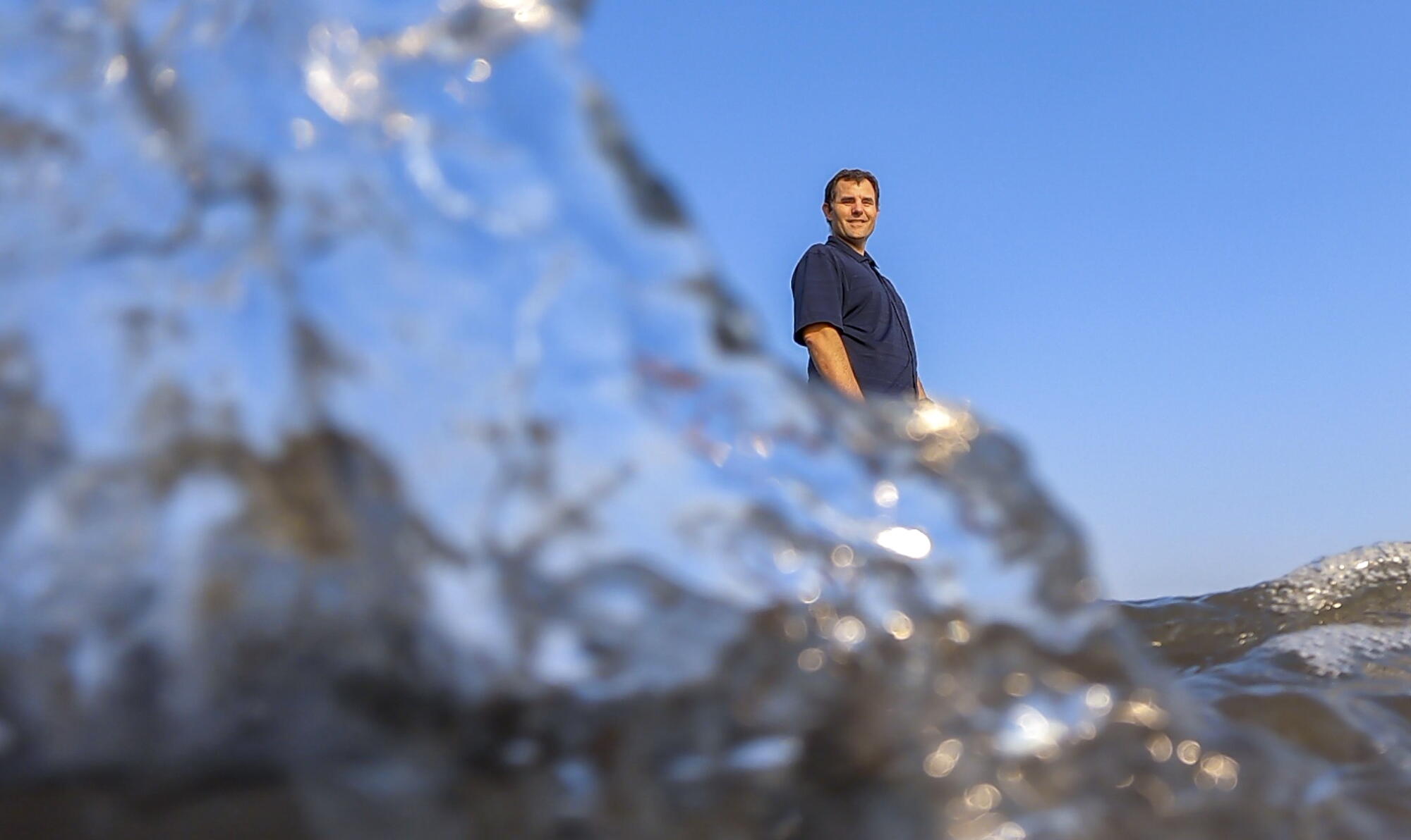 David Valentine, professeur de géochimie et de microbiologie à l'UC Santa Barbara, est présenté en 2020.