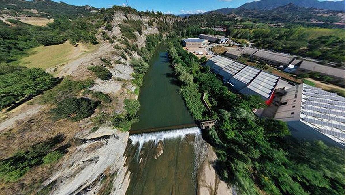 Élimination des structures transversales. Derribo de presas en ríos. Presa CH Matabosch ou Casarramona, en el Ter, en Torelló. ANTES. Photo de l'Agence Catalane de l'Aigua