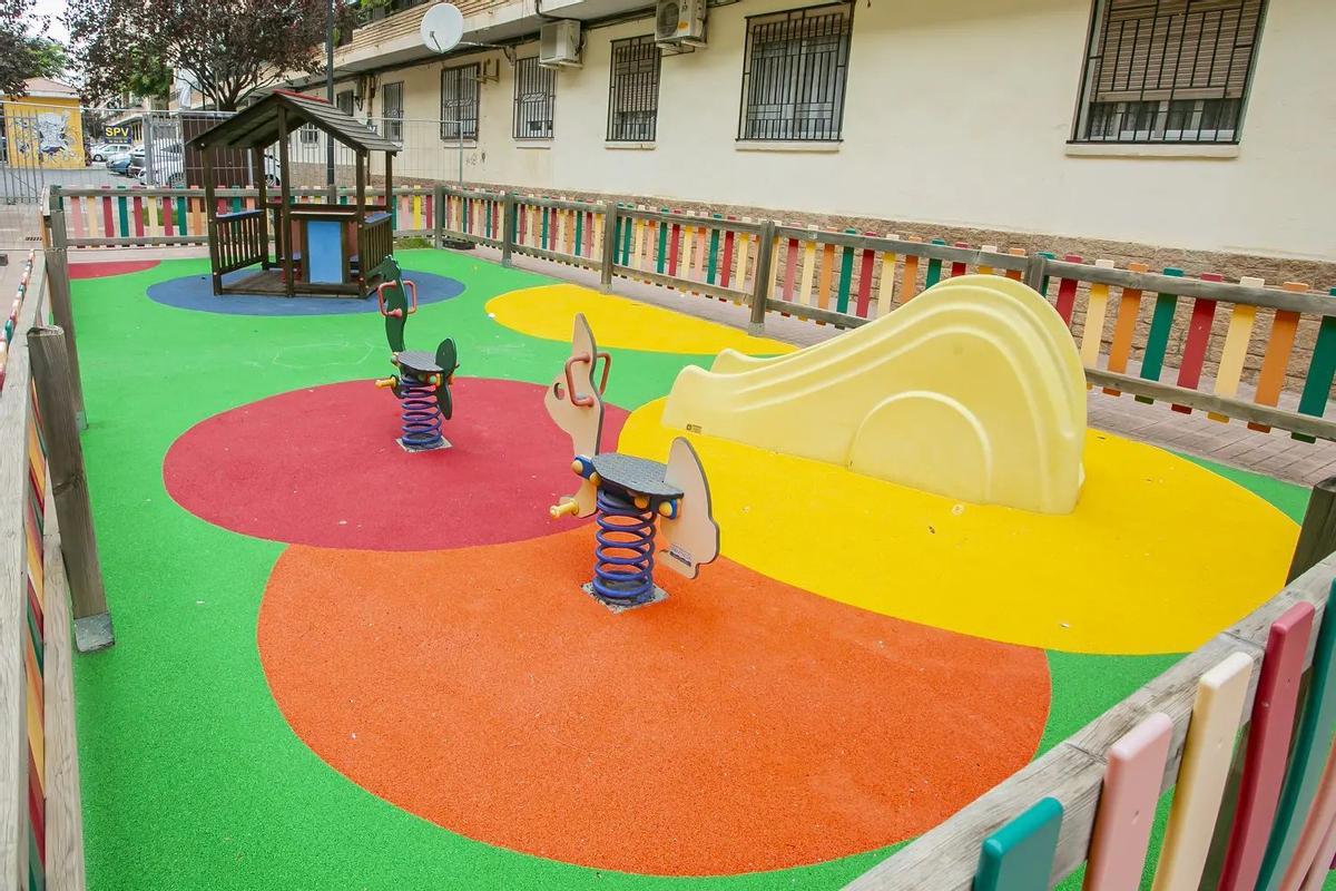 Alerte aux substances toxiques qui contiennent le caucho et aux pneumopathies des parcs infantiles