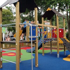 PARQUES INFANTILES CAUCHO | Pourquoi les parcs infantiles ne doivent-ils pas avoir des suelos de caucho ? : Piden retourner aux matériaux naturels