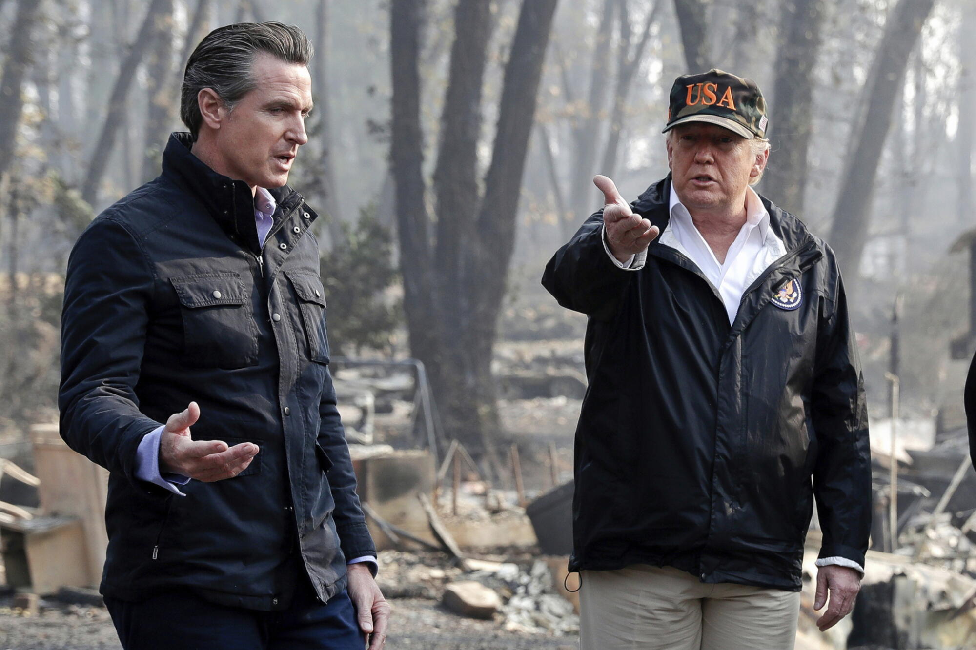 Le président Trump s'entretient avec Gavin Newsom, alors gouverneur élu de Californie