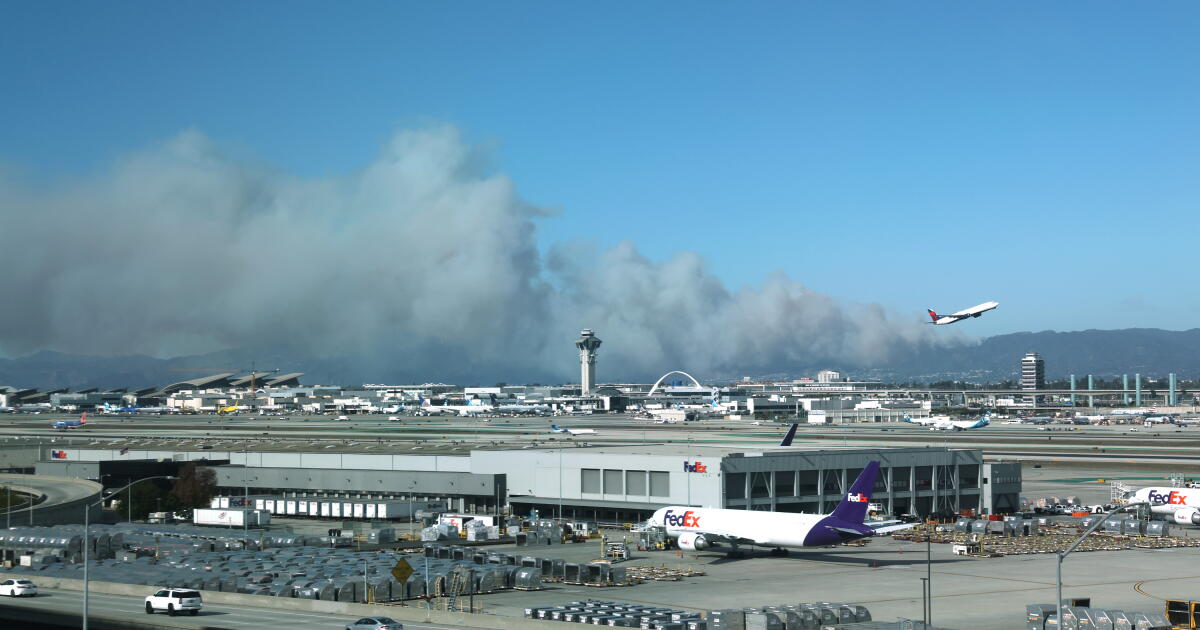 Après les incendies de Los Angeles, les vents de Santa Ana testent si les autorités peuvent faire mieux