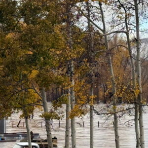 De graves inondations dans la région de Four Corners déclenchent des sauvetages sur les toits et des ordres d'évacuation