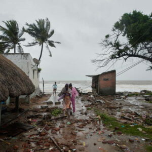 Le cyclone Arnab en Inde met en lumière le lourd bilan des conditions météorologiques extrêmes