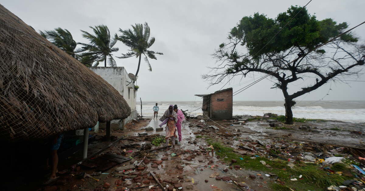 Le cyclone Arnab en Inde met en lumière le lourd bilan des conditions météorologiques extrêmes