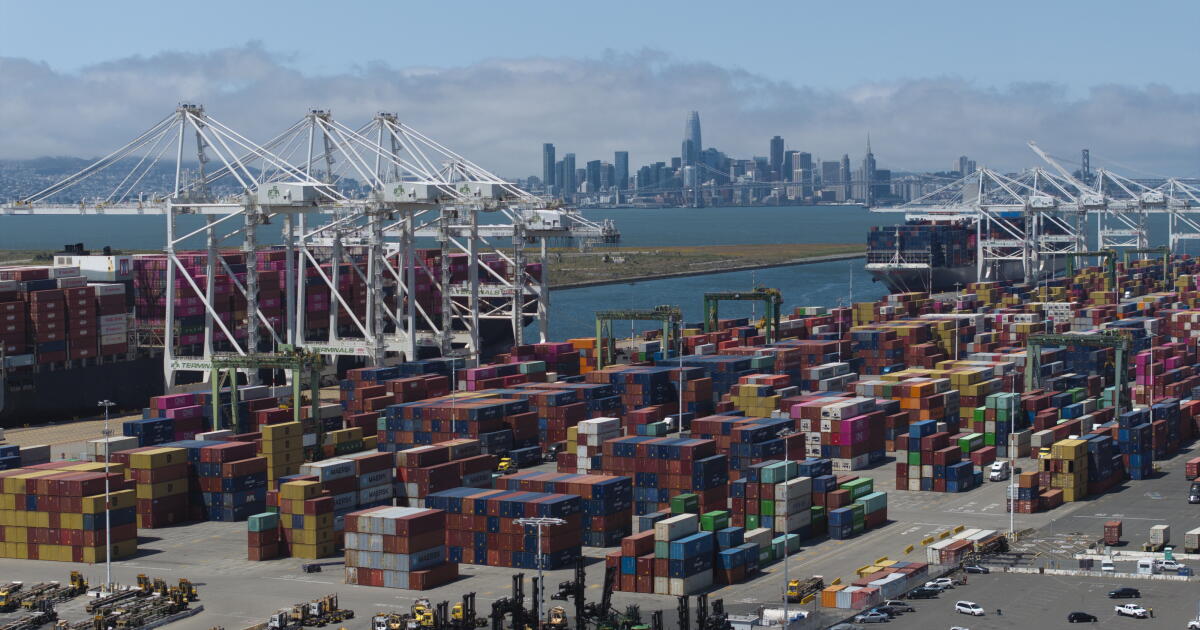 Le terminal charbonnier d'Oakland, soutenu par Trump, utilisera le stockage ouvert, selon un rapport