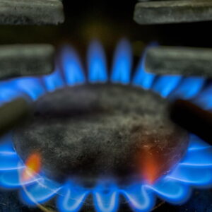 Les employés des restaurants sont confrontés à des dangers cachés liés aux cuisinières à gaz, notamment la pollution et la chaleur extrême.