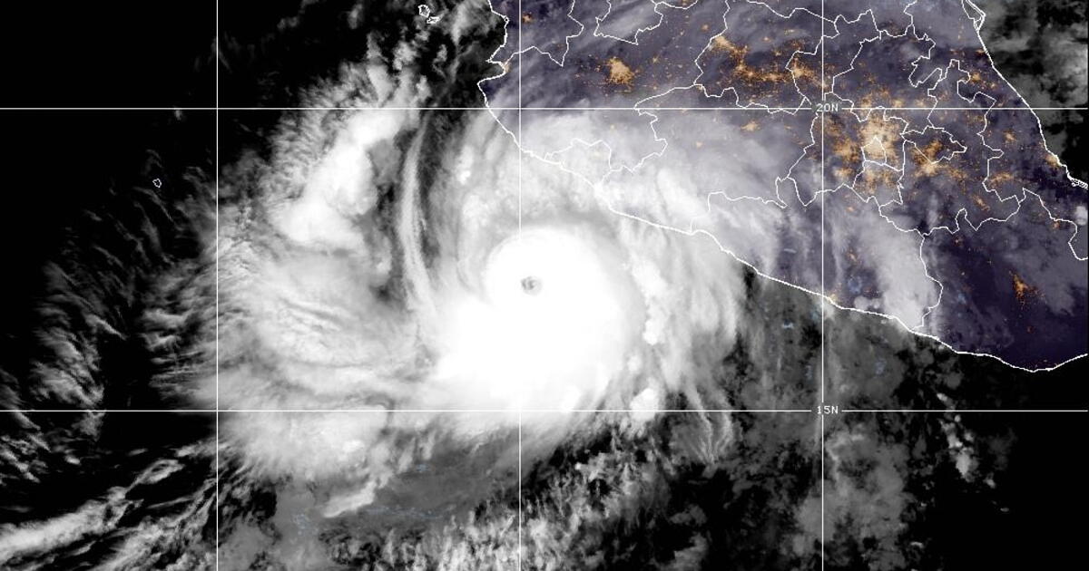 Puerto Vallarta s'embarque alors que l'ouragan Simon atteint la force de catégorie 4