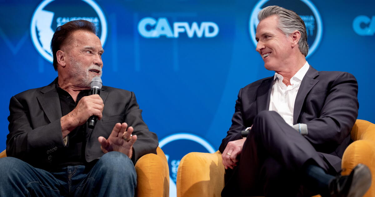 Une petite bromance bipartite alors que Schwarzenegger et Newsom saluent les victoires de la Californie en matière de changement climatique